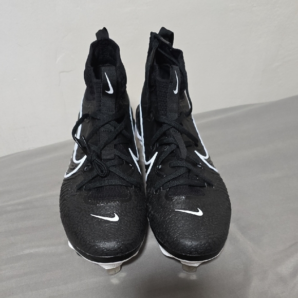 The Nike Alpha Huarache NXT can help you get up to speed in a flash. - Picture 2 of 5